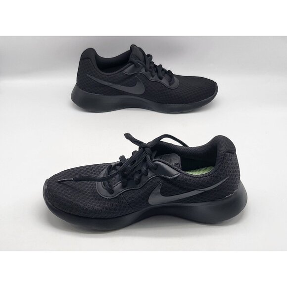 Nike Women's Tanjun Running‎ Shoe in Black Size 6 DJ6257-002 - Picture 3 of 10